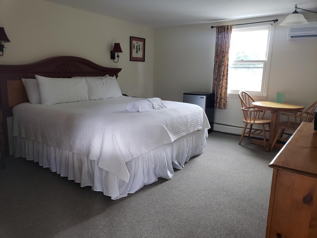 Fairway Motel New London 外观 照片